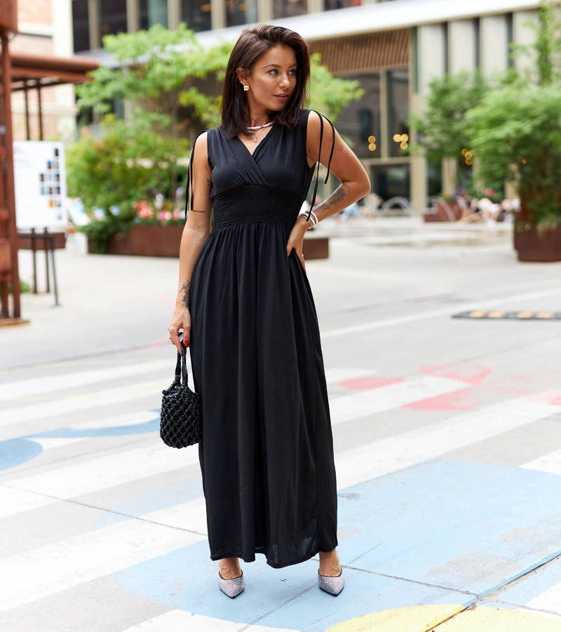 Fekete maxi ruha Petrona ráncokkal