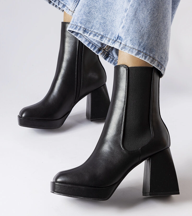 Fekete bokacsizma masszív sarokkal Watson