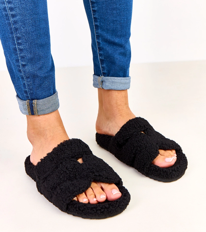 Felissa fekete szőrös papucs nyitott orral