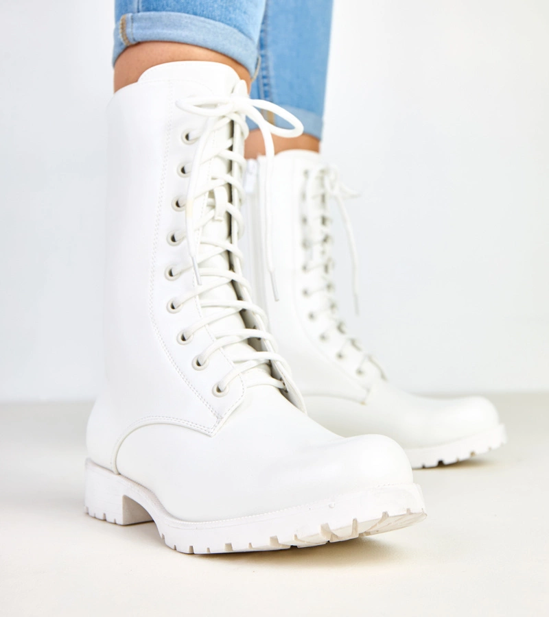 Jacklyn alacsony sarkú fűzős fehér bokacsizma