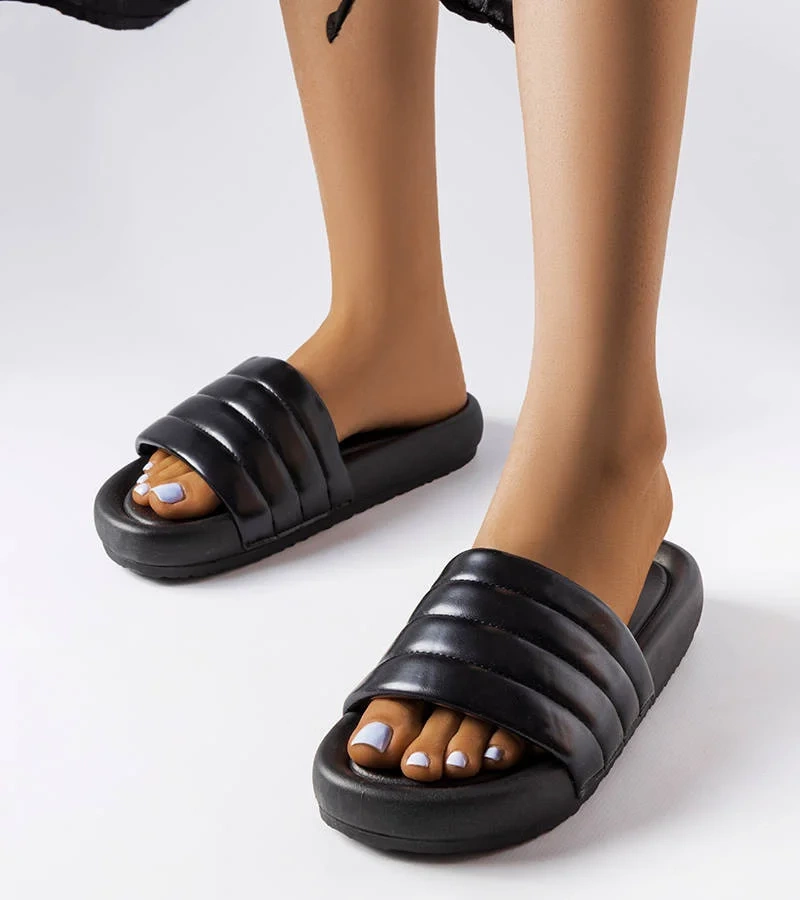 Fekete mindennapi papucs Skillen