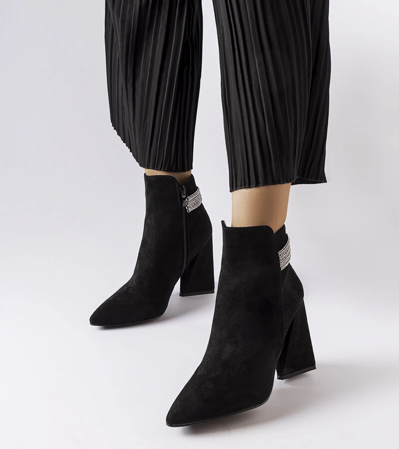 Fekete cipők gyémántokkal Liviana