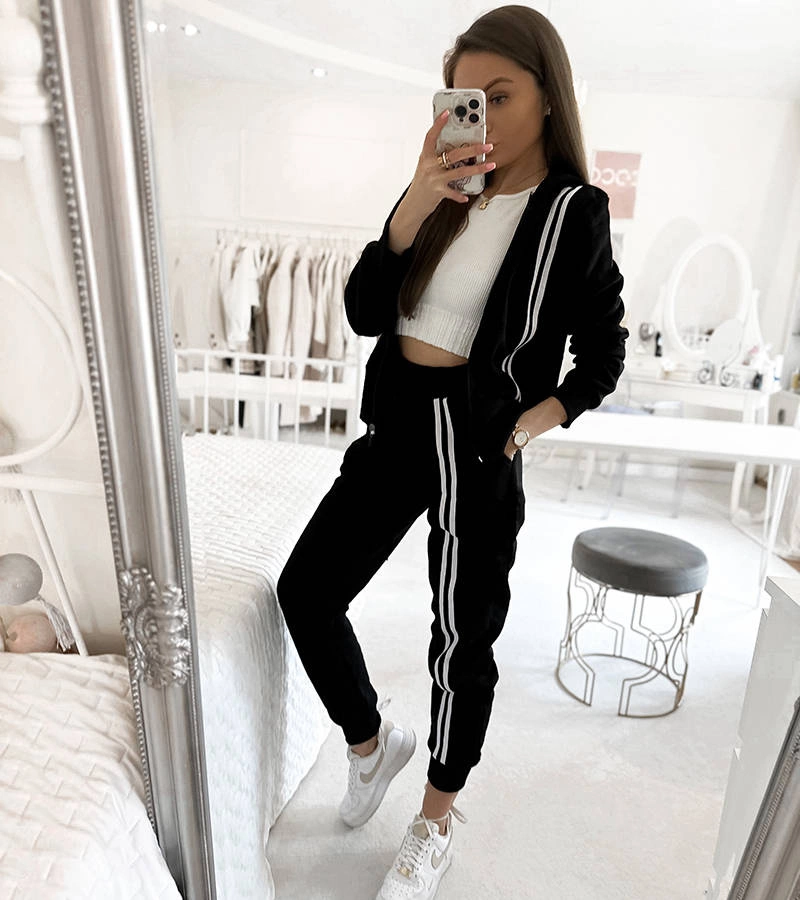 Ariah fekete csíkos melegítő szett