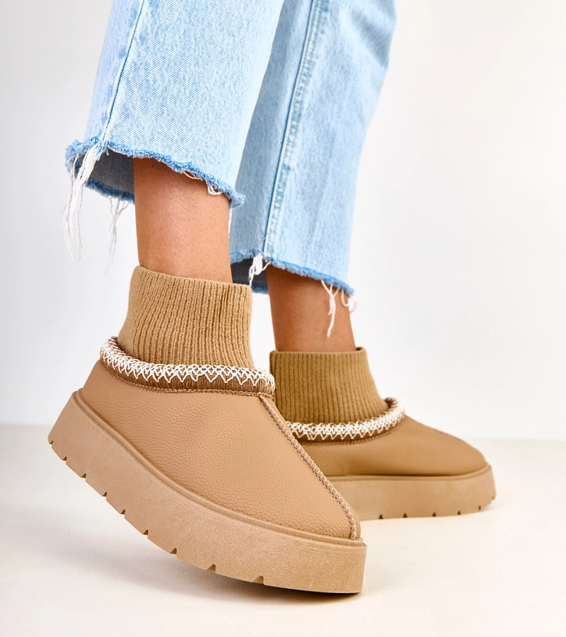 Barna zokniszárú hótaposók Melary