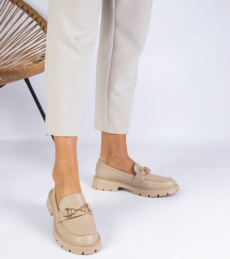 Everat arany díszítésű bézs női mokaszin