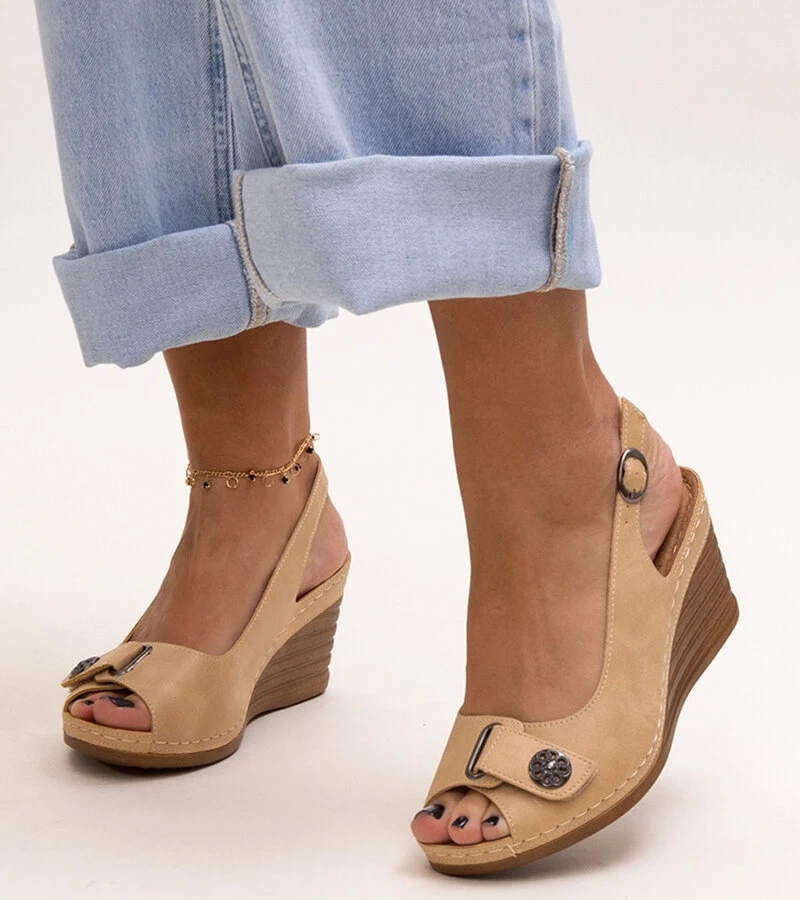 Bezs színű Lundblad platformos szandál