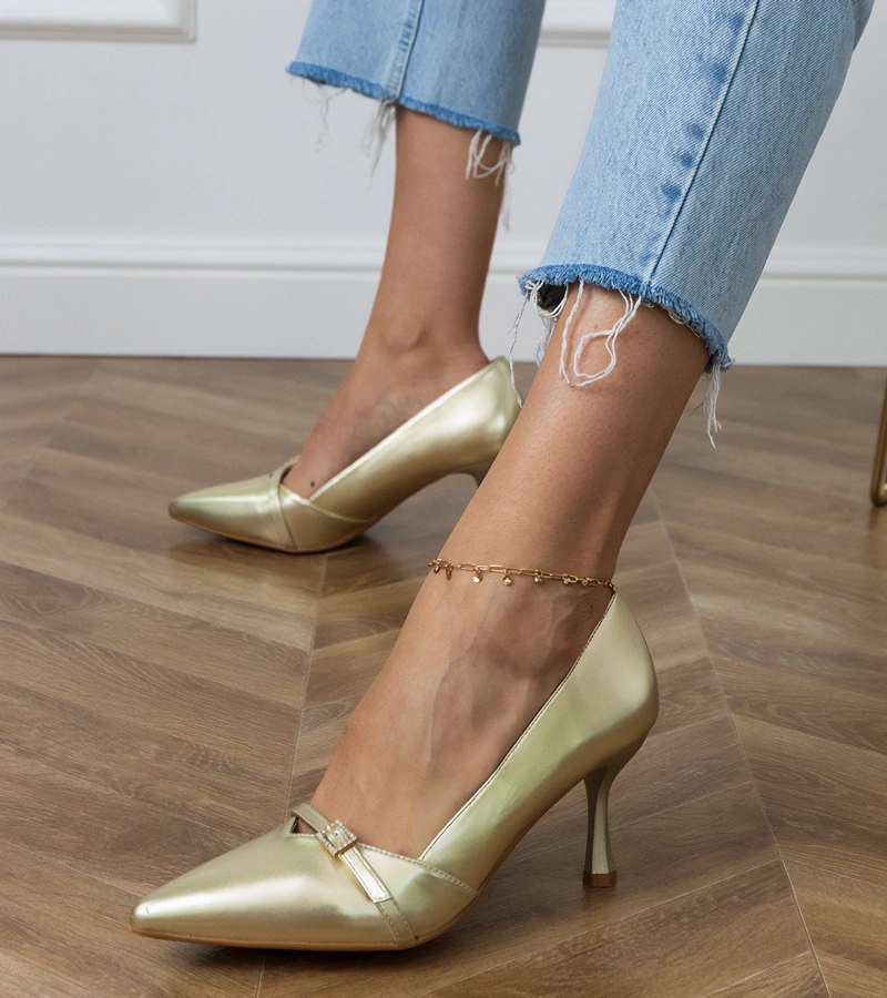 Klessa klasszikus női arany körömcipő cirkóniával