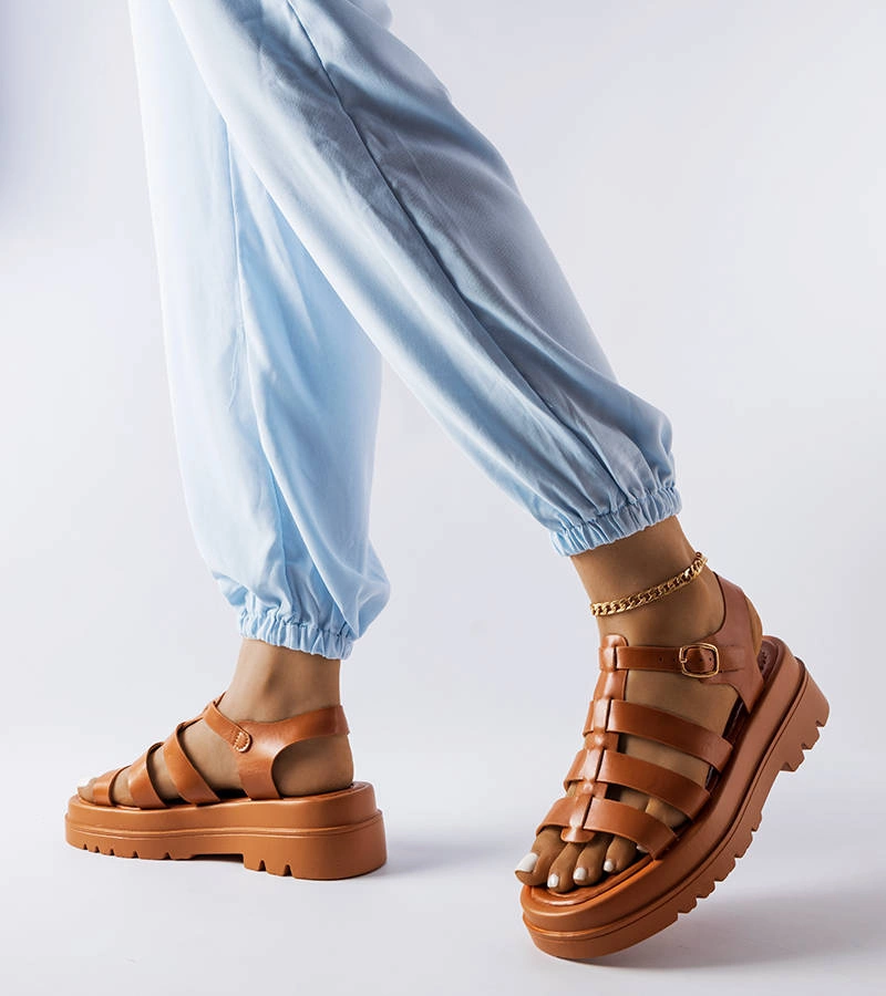 Kamélszőrös szandál traktor talppal Saidi