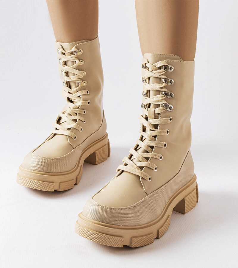 Lori vastag talpú bézs munkavédelmi cipők