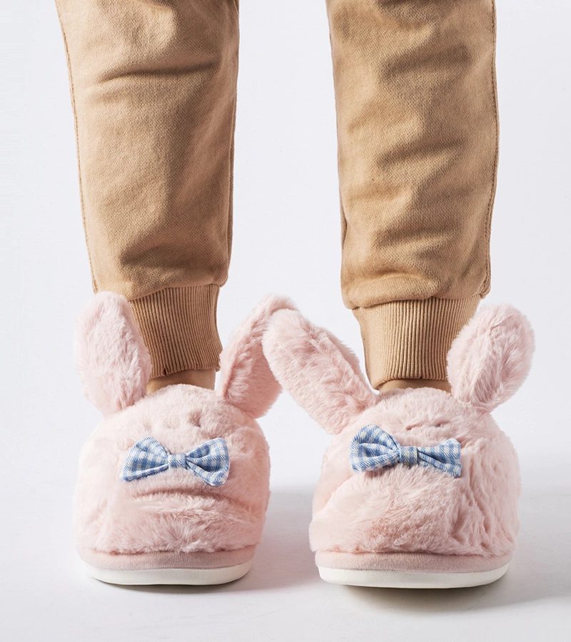 Rózsaszín papucs fülekkel és masnival Bruno