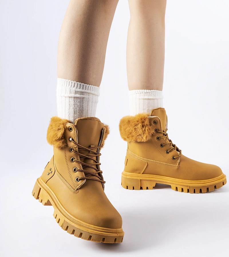 Barna díszes szőrmebőr Albert bakancsok