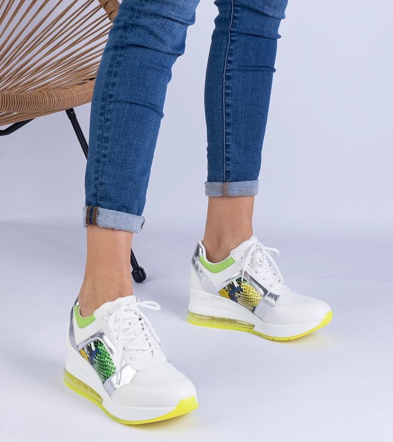 Női fehér sportcipők színes kiegészítővel Saleo