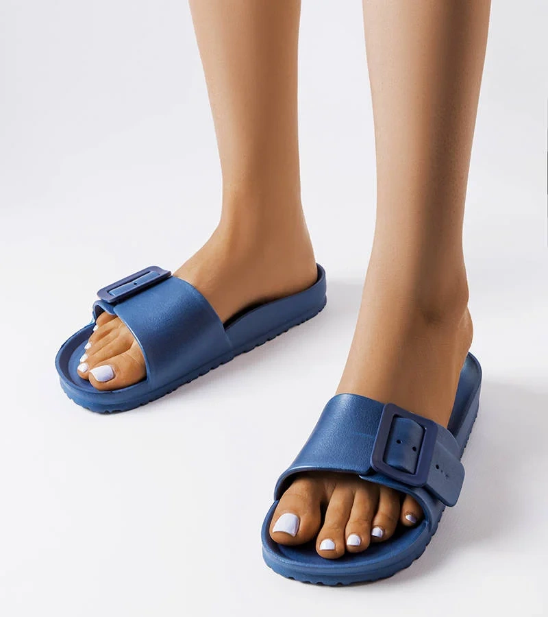 Kék gumipapucs csattal Nelm