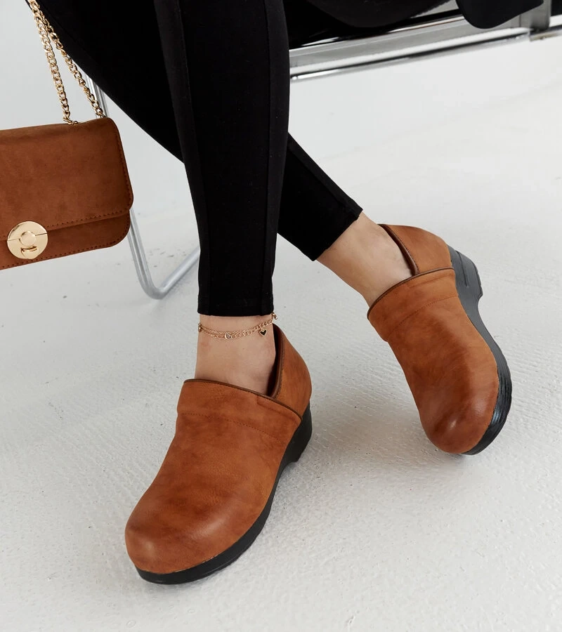 Barna Montoro platform félcipők