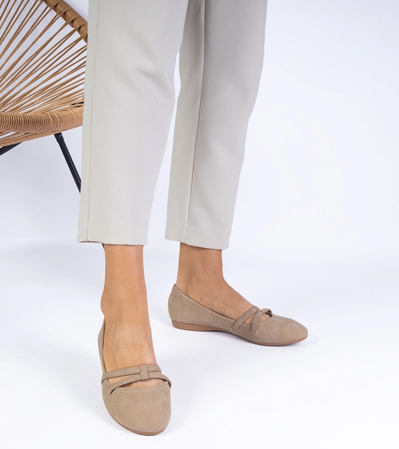 Baronna matt műbőr női bézs balerinacipő