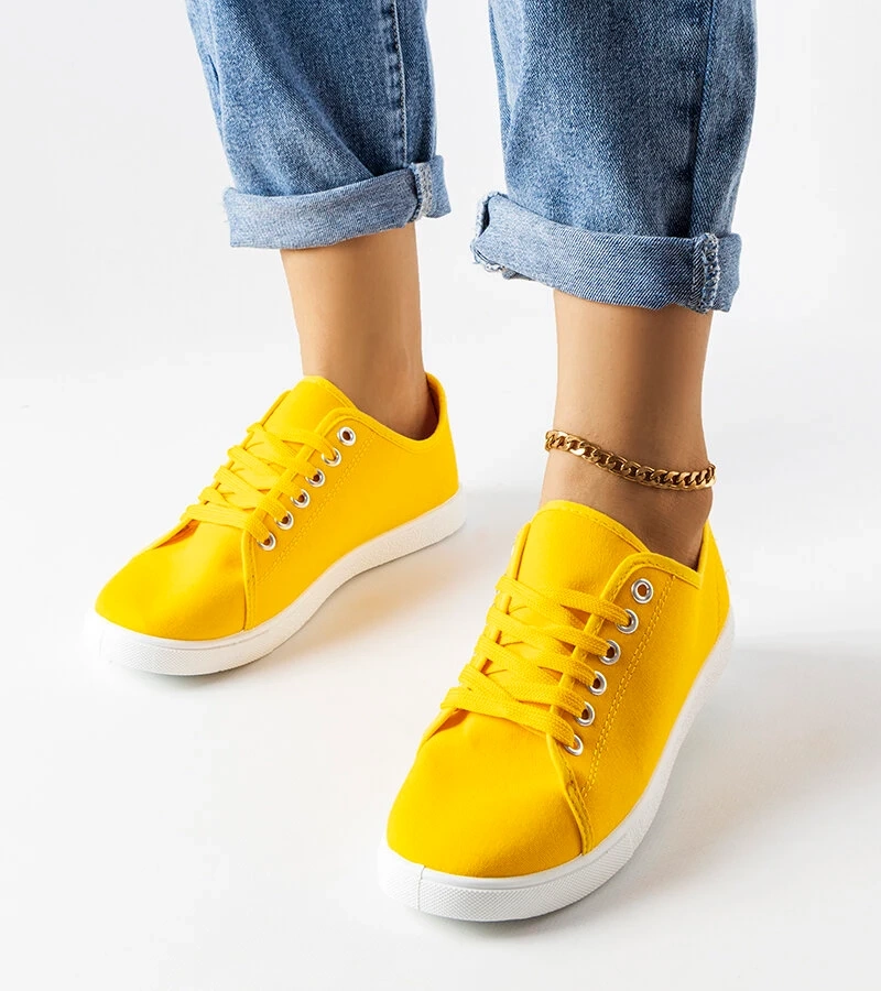 Sárga anyagból készült teniszcipő Sutri