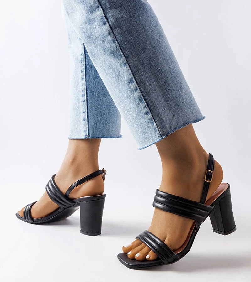 Fekete sarokszandál Moli