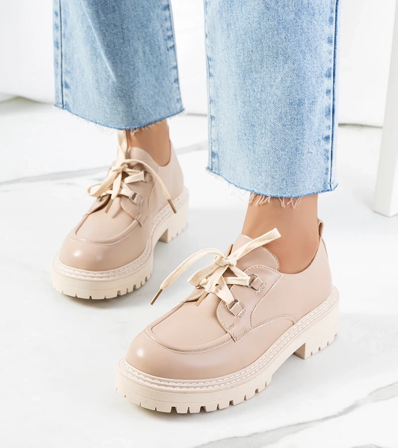 Női bézs cipők Labour