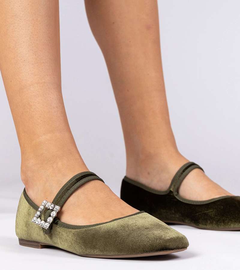Zöld női bársony balerinacipő csattal Kvitta
