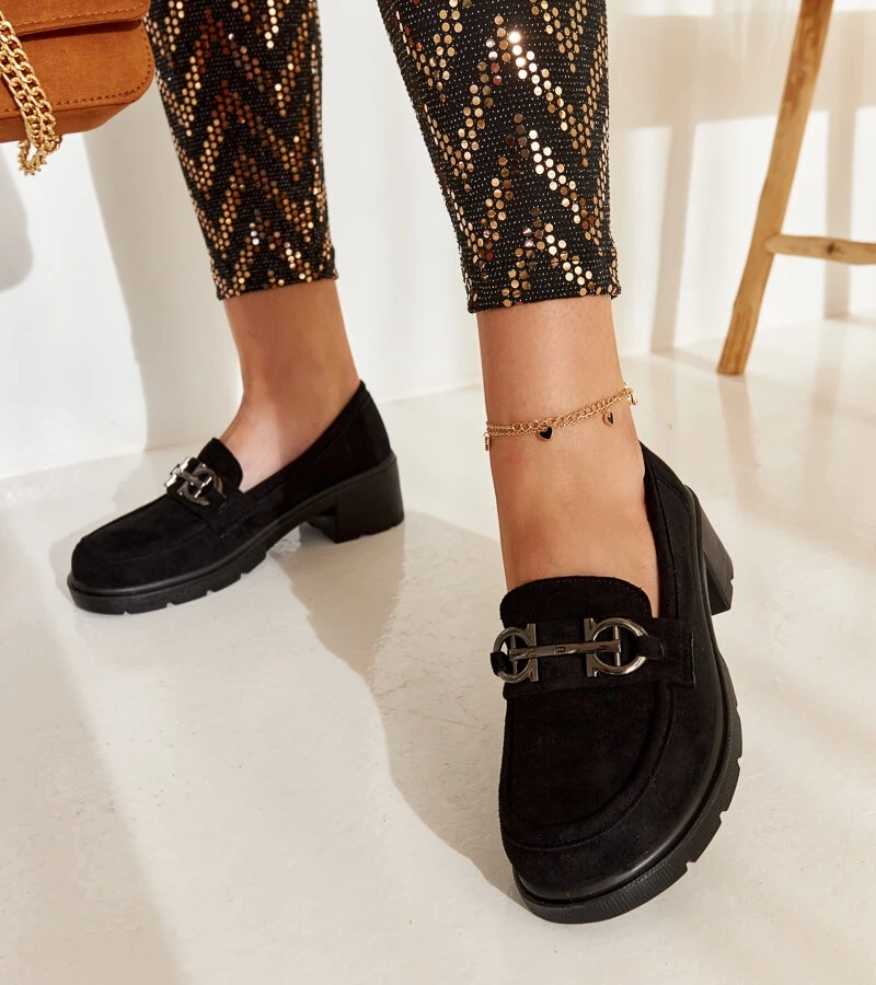 Tytti fekete szarvasbőr mokaszinok