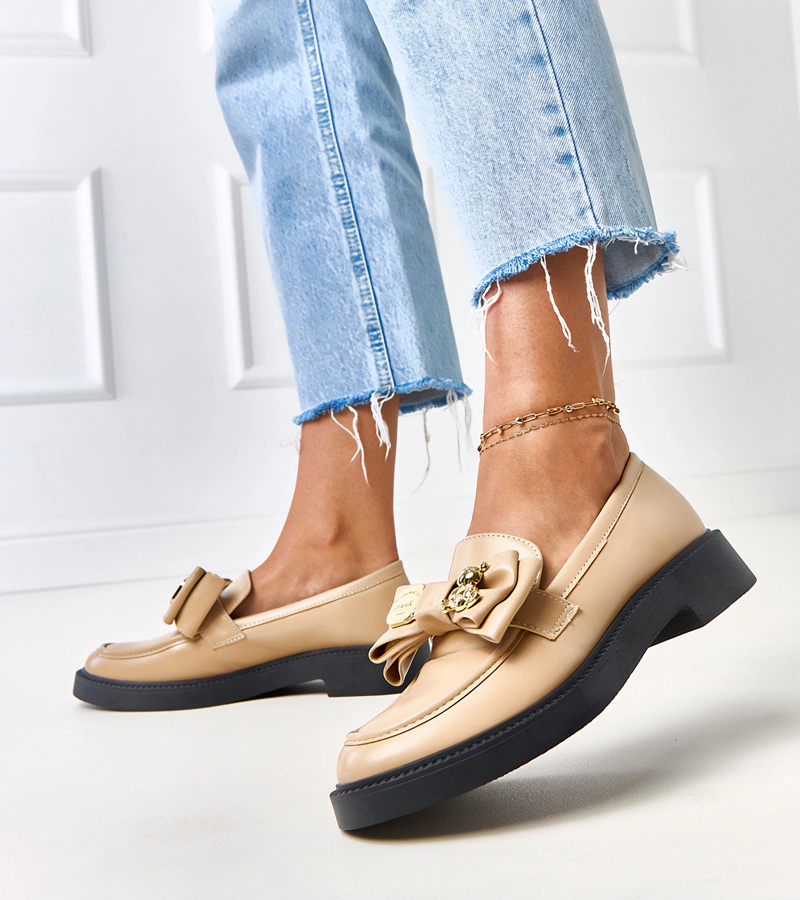 Bézs mokaszin masnival és Teriwa macival