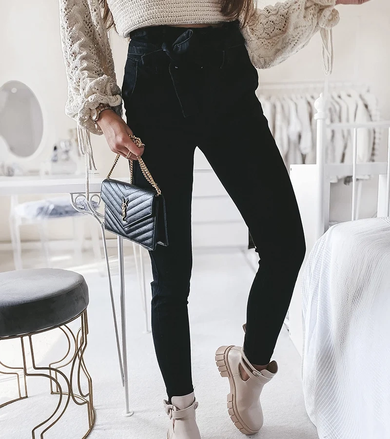 Fekete magas derekú Lamara farmernadrág