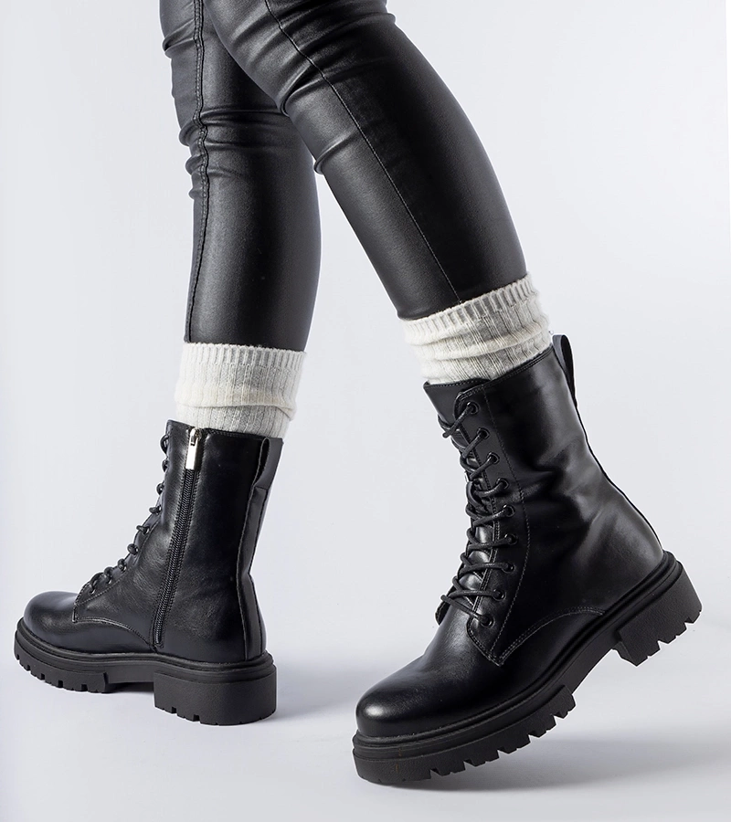 Fekete bélelt túracipő Heights