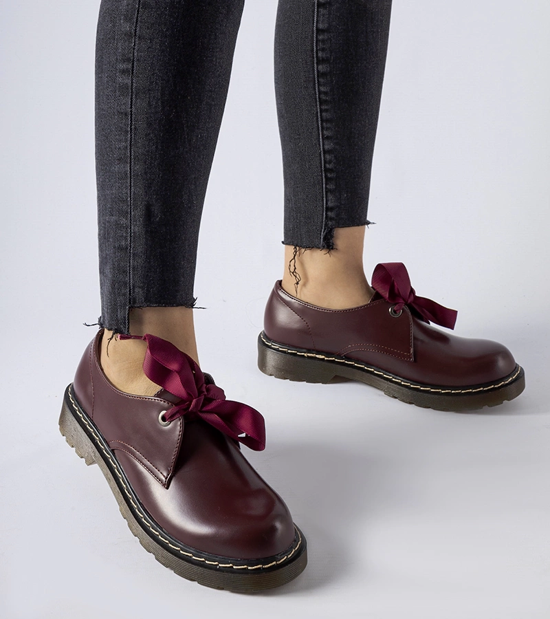 Rodriguez díszes masnival díszített bordó cipők