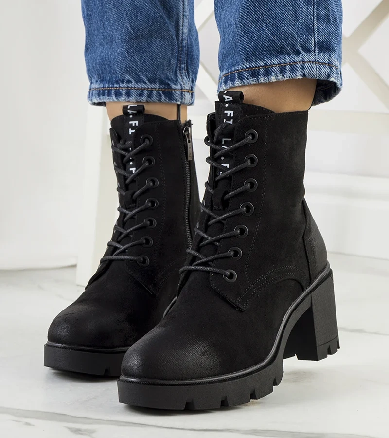 Fekete szarvasbőr bokacsizma Chichig