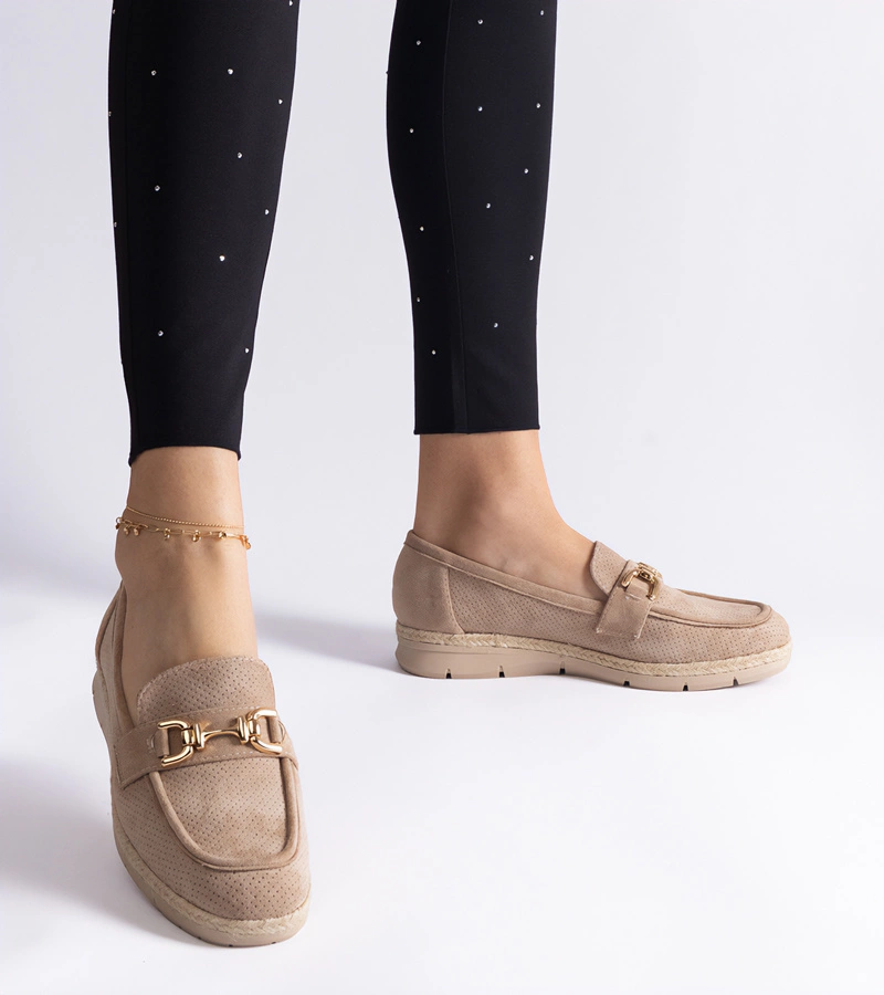 Sandoval női bézs lyukacsos mokaszinok öko velúrból