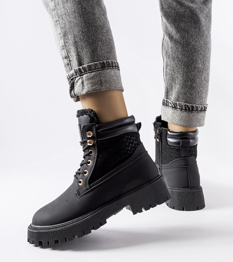 Fekete bélelt focis bakancsok