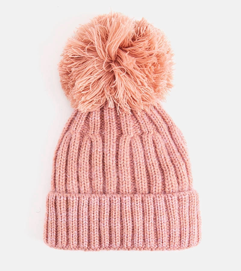 Rózsaszín sapka pomponnal Karloti