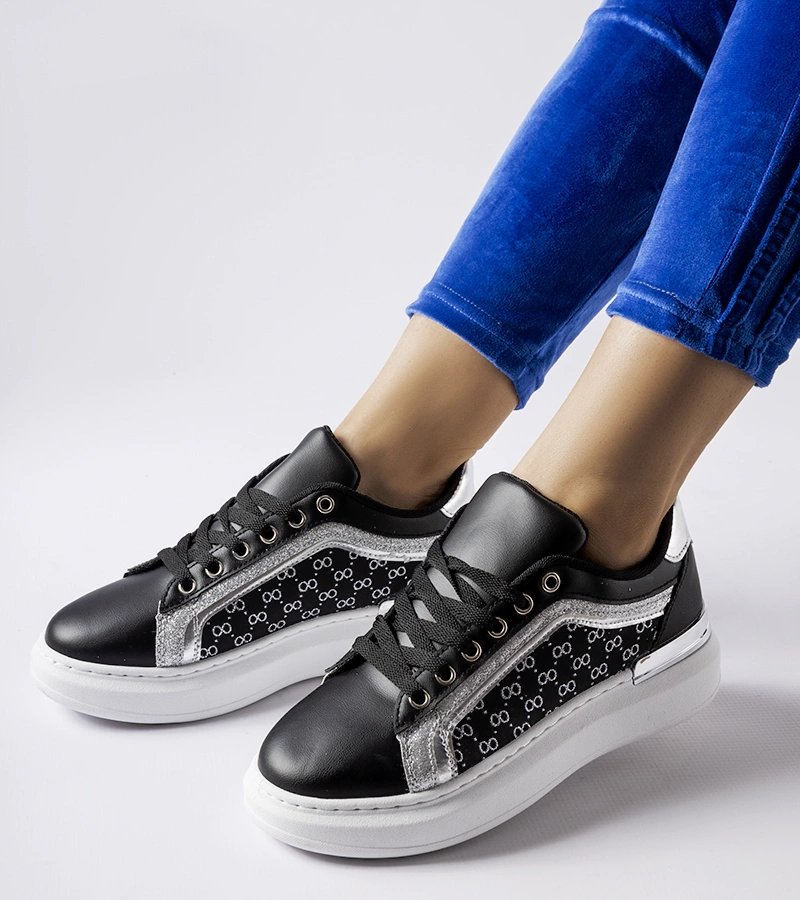 Fekete Leo ezüst díszítéssel rendelkező tornacipők