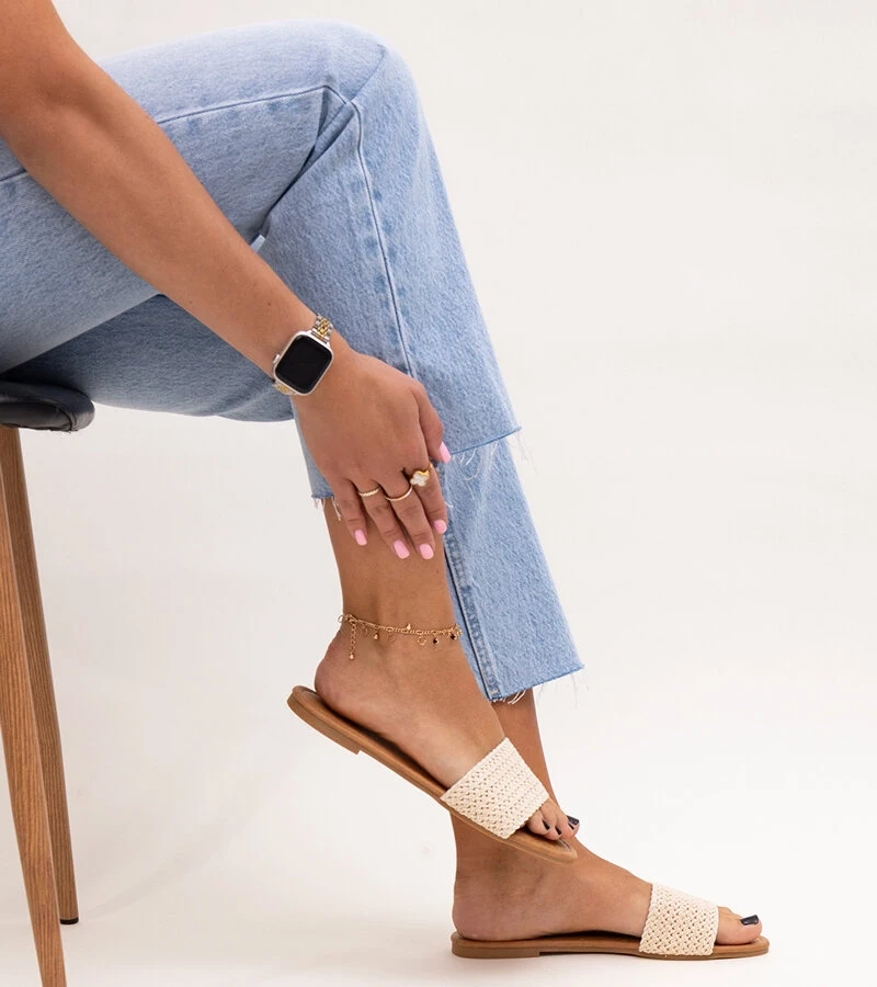 Világos bézs hímzett papucsok Marikától