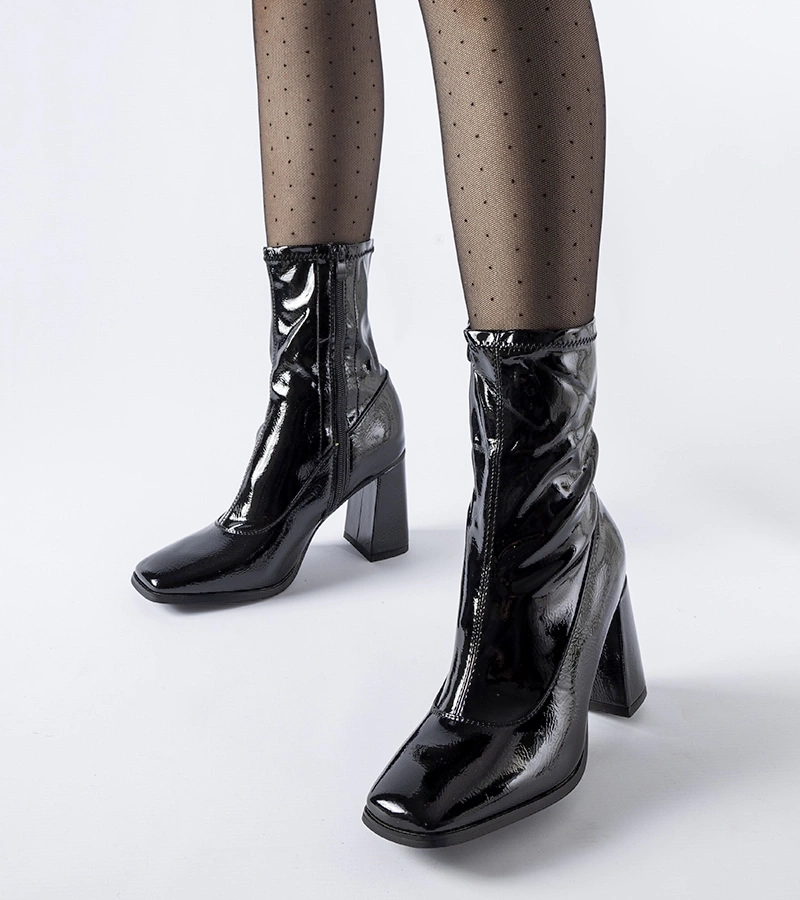 Fekete lakkozott bokacsizma Wheeler