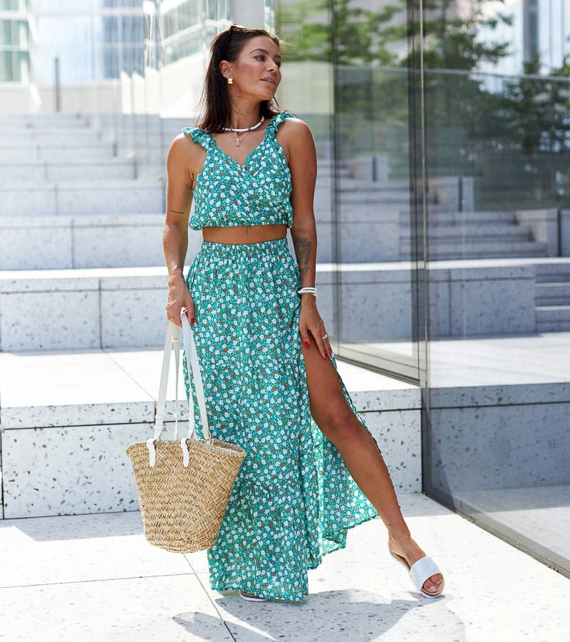 Zöld felsővel és szoknyával Alvisa készlet