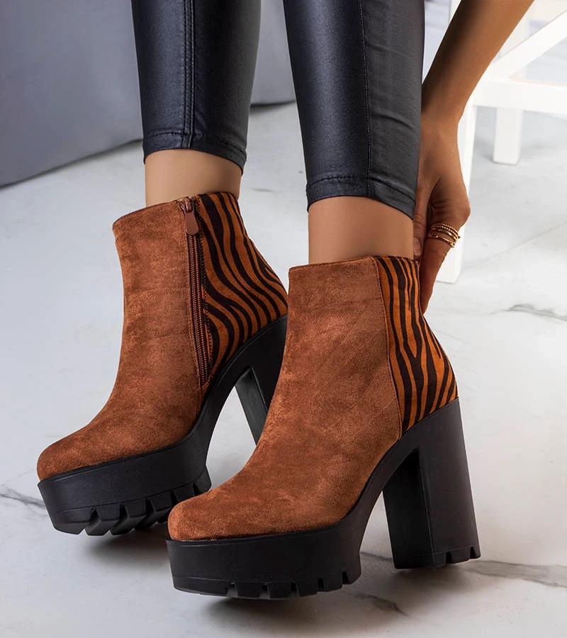 Khalid magas sarkú barna bokacsizma