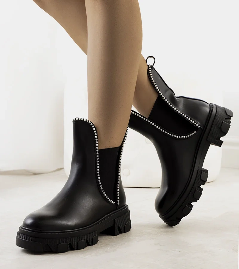 Fermo fekete csizma traktor talppal