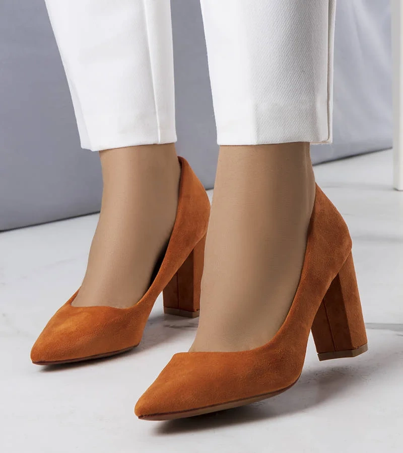 Achela barna magassarkú cipők