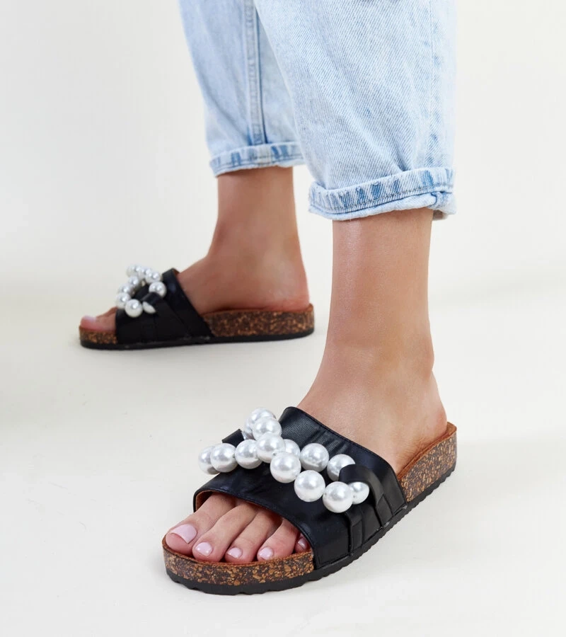 Fekete papucsok parafa talppal és Zlatna gyöngyökkel