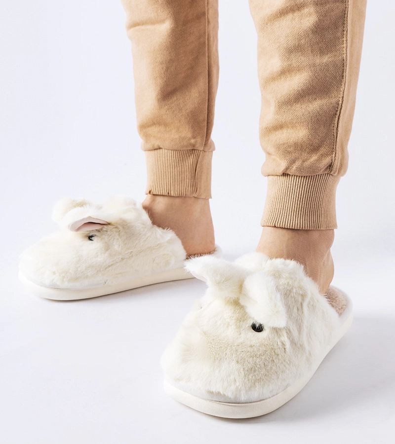 Fehér meleg papucs fülekkel Daniele.