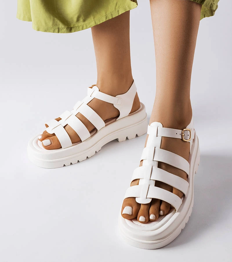 Fehér szandál traktor talppal Saidi