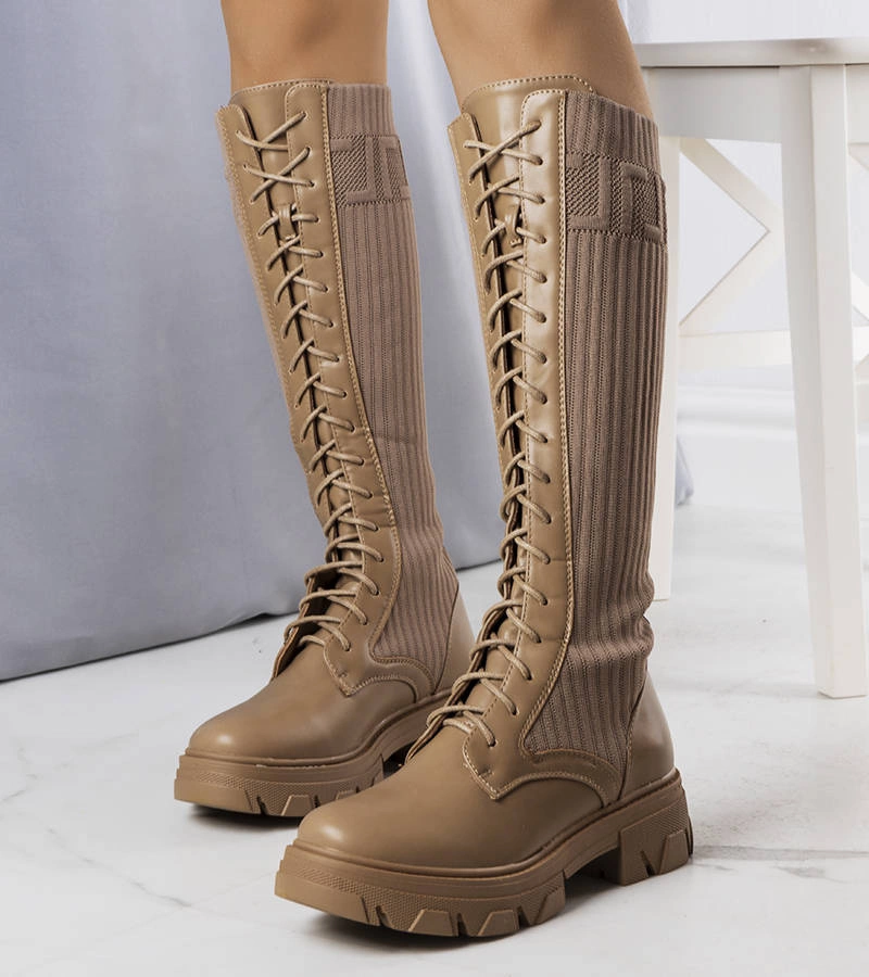 Barna kötött csizma Montis