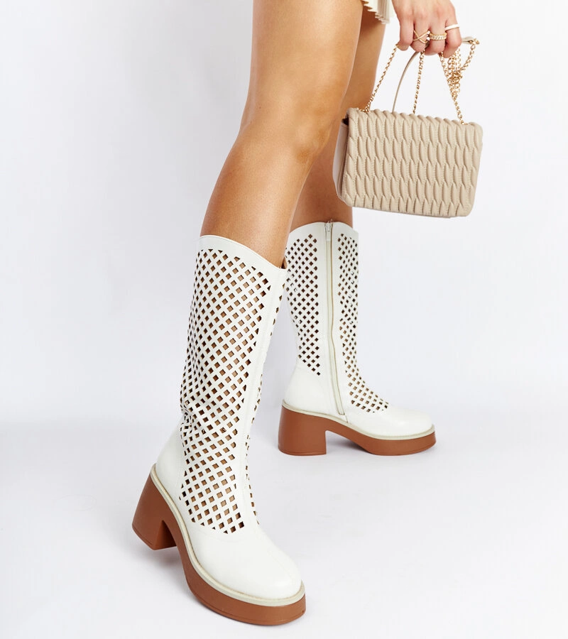 Anahola fehér áttört oszlopos csizma