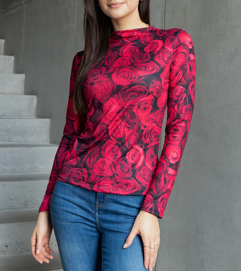 Piros blúz Amaya mintával díszítve