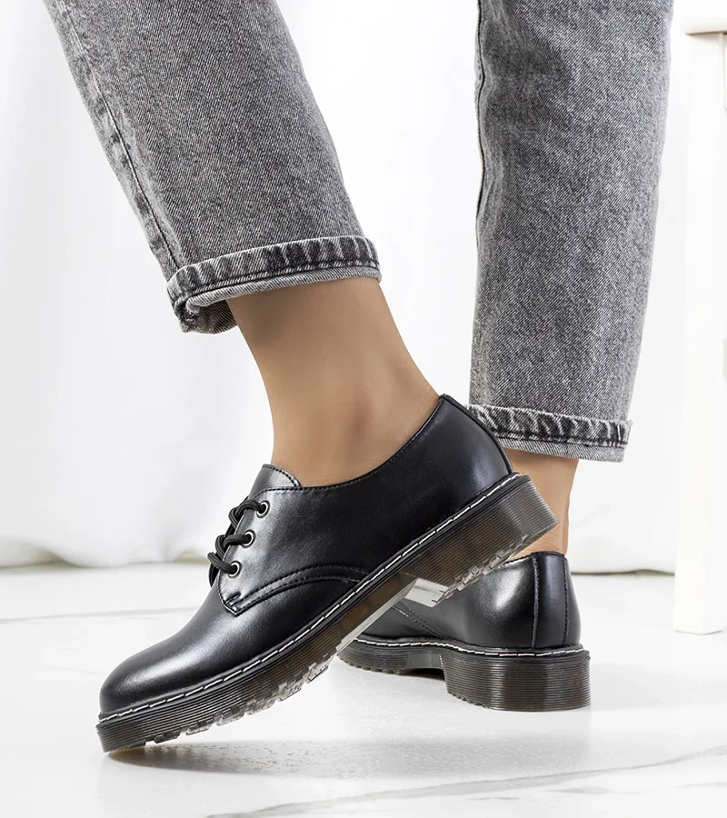 Fekete női félcipő Doorla