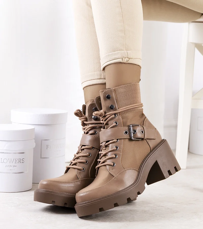 Barna bokacsizma sarkú Messina