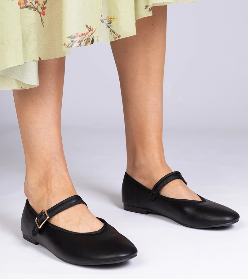 Mollis női fekete balerinacipő csattal