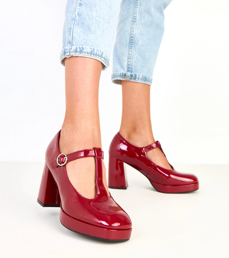 Bordó magassarkú félcipő csattal Adaoha