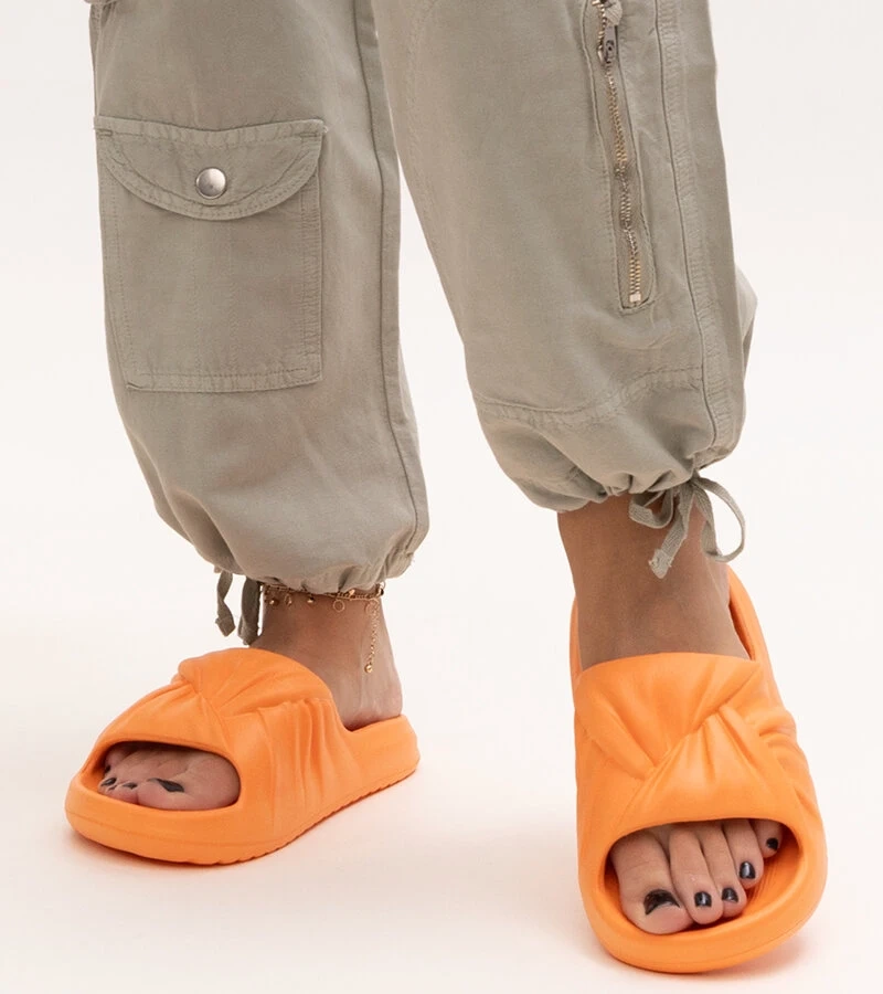 Cunta narancssárga habos papucs